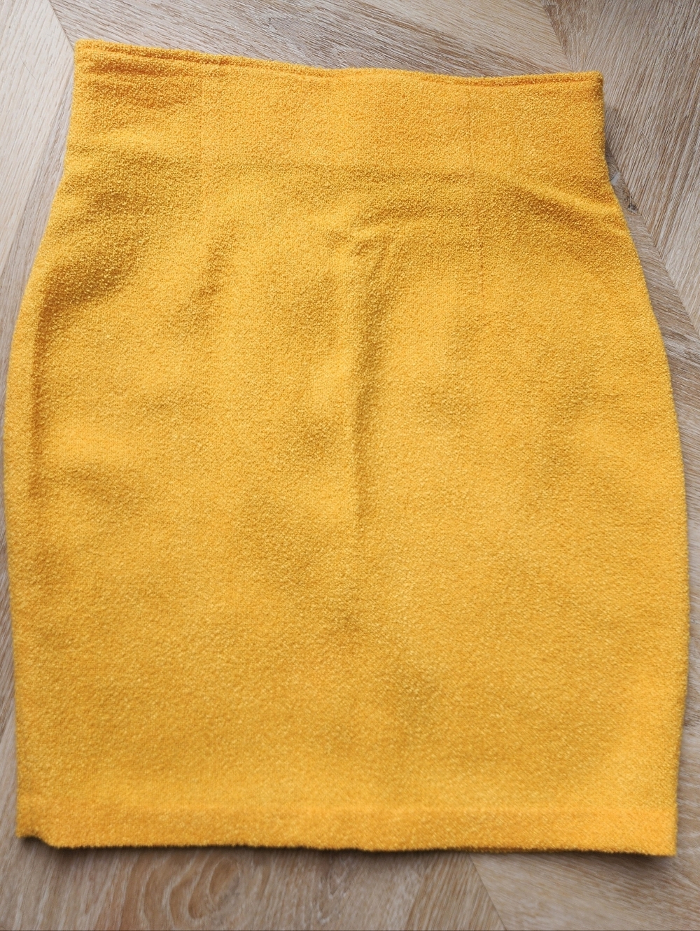 Incredible Vintage Yellow Wool Pencil Skirt By Sisley - Made in Italy